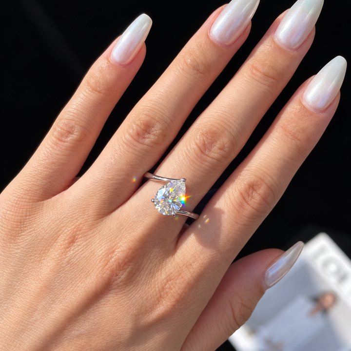 HEBE ÉLITAIRE RING